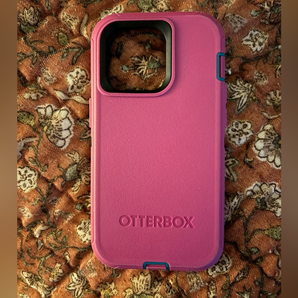 OtterBox commuter series 14 pro case